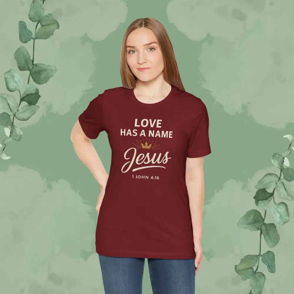 Love Has a Name – Jesus | T-Shirt - T-Shirt